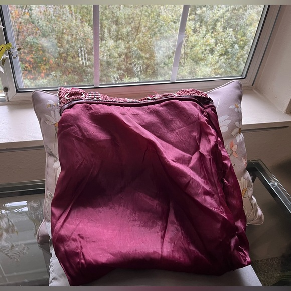 Unique Crochet Tote Bag in Burgundy - Picture 4 of 7